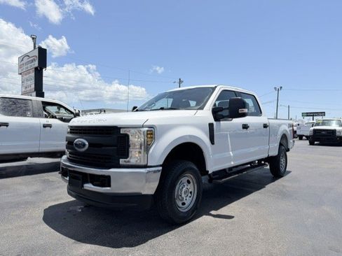Used 2019 Ford F250 XL w/ Power Equipment Group AWD/4WD image 2