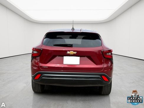 Used 2025 Chevrolet Trax LS image 6