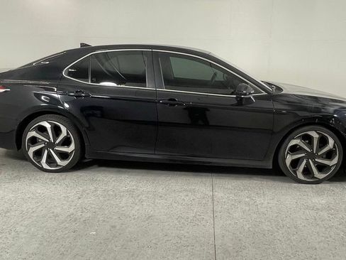 Used 2020 Toyota Camry LE image 2
