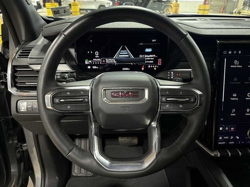 Used 2025 GMC Acadia Elevation w/ Elevation Premium Package image 19