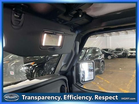 Used 2026 Jeep Gladiator Mojave AWD/4WD image 33