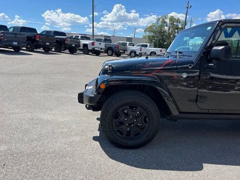 Used 2016 Jeep Wrangler Unlimited Sahara AWD/4WD image 7