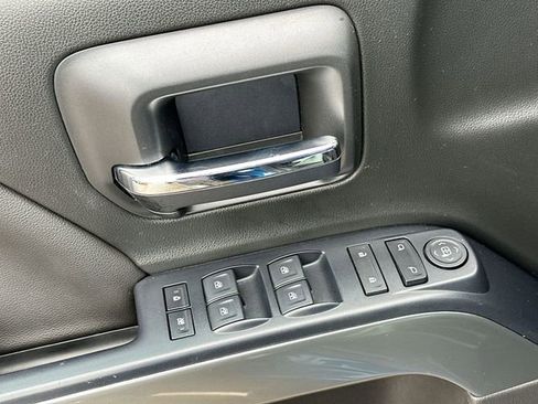 Used 2018 Chevrolet Silverado 1500 LT w/ All Star Edition image 17