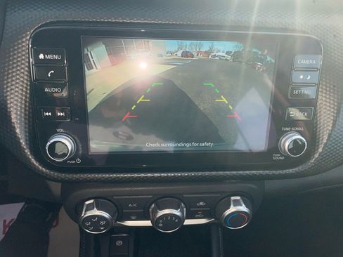 Used 2023 Nissan Kicks SV image 11