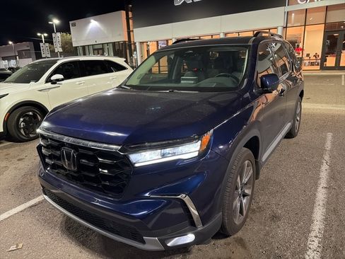Used 2025 Honda Pilot Elite image 2