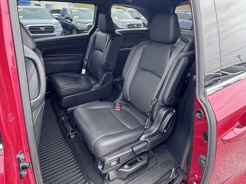 Certified 2023 Honda Odyssey Sport image 8
