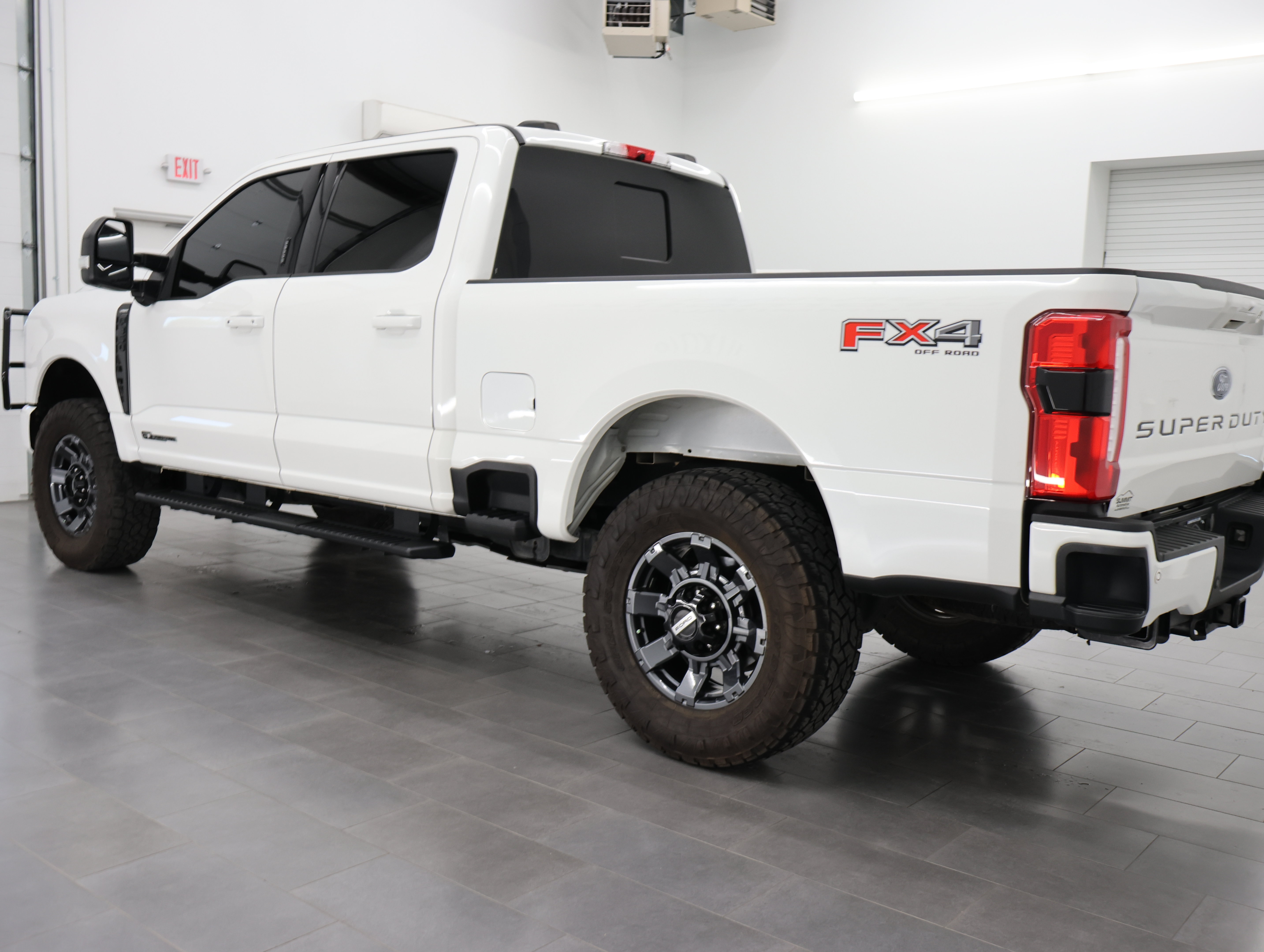 Used 2024 Ford F350 Lariat w/ Lariat Ultimate Package AWD/4WD image 6