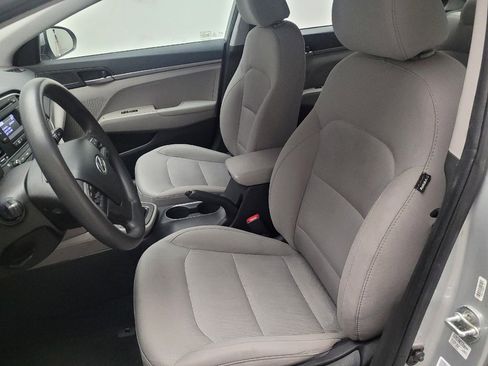 Used 2017 Hyundai Elantra SE image 17