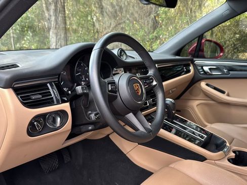 Certified 2023 Porsche Macan w/ Premium Package Plus image 4