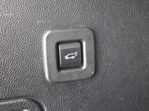 Used 2015 Ford Expedition EL XLT w/ Equipment Group 202A AWD/4WD image 24