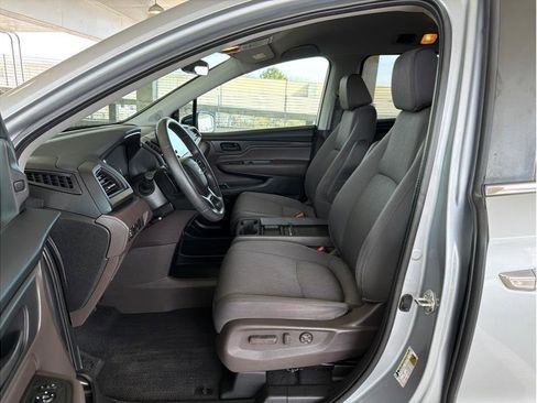 Used 2018 Honda Odyssey EX image 10