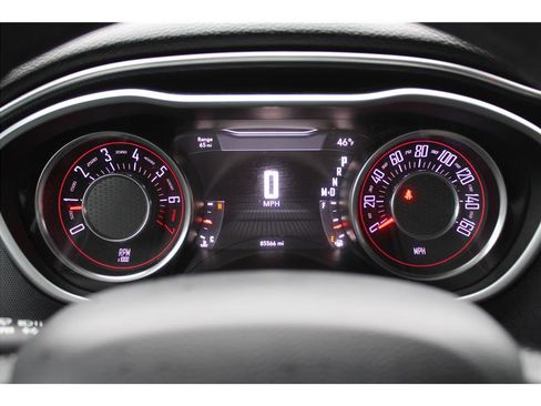 Used 2015 Dodge Challenger SXT Plus image 21