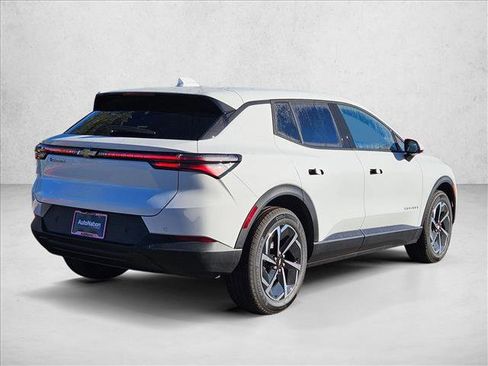 New 2026 Chevrolet Equinox EV LT image 8