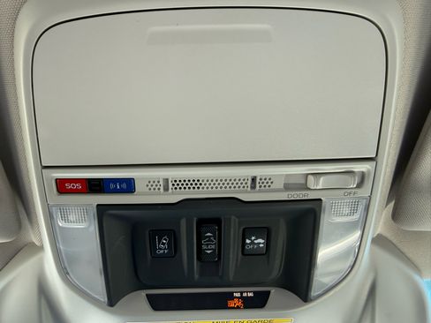 Used 2021 Subaru Forester Premium image 37