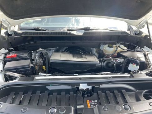 Used 2025 Chevrolet Silverado 1500 LT AWD/4WD image 30
