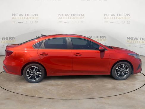 Used 2024 Kia Forte LXS w/ LXS Technology Package FWD image 6