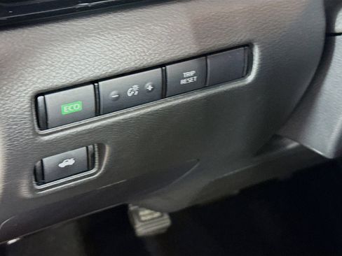 Used 2024 Nissan Sentra SV FWD image 9