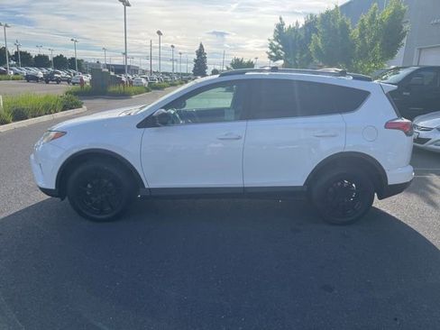 Used 2017 Toyota RAV4 LE w/ Carpet Mat Package image 4