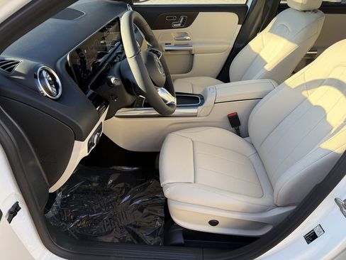 New 2026 Mercedes-Benz GLA 250 4MATIC image 9