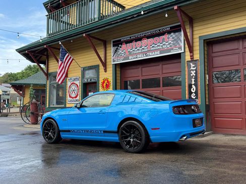 Used 2013 Ford Mustang GT Premium RWD image 10
