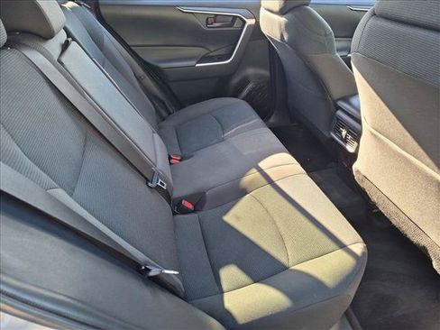 Used 2022 Toyota RAV4 LE FWD image 19