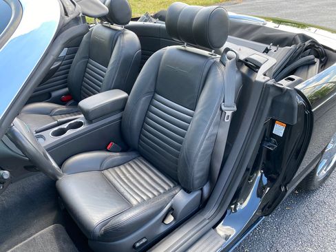 Used 2002 Ford Thunderbird Deluxe image 21