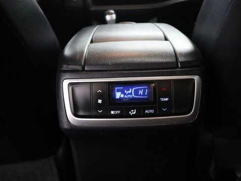 Used 2017 Toyota Highlander XLE AWD/4WD image 20