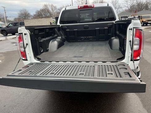 Used 2022 GMC Canyon AT4 w/ Trailering Package image 10