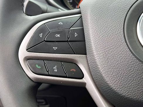 Used 2022 Jeep Cherokee Limited image 20