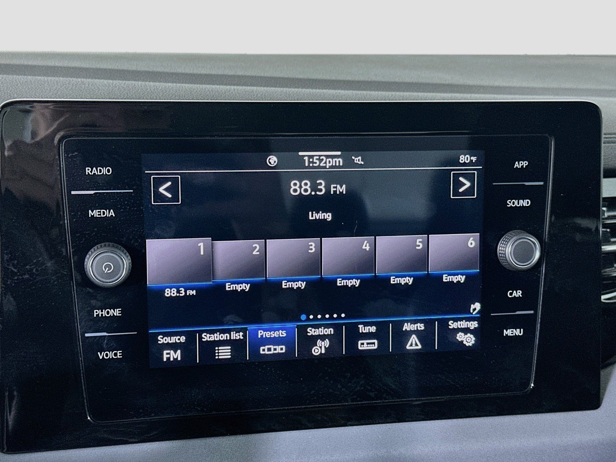 Used 2025 Volkswagen Jetta SE FWD image 21
