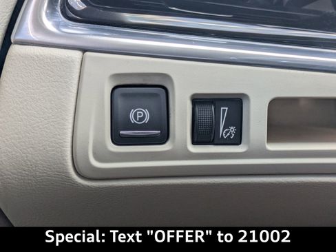 Used 2020 Cadillac XT6 Premium Luxury w/ LPO, Floor Liner Package image 31