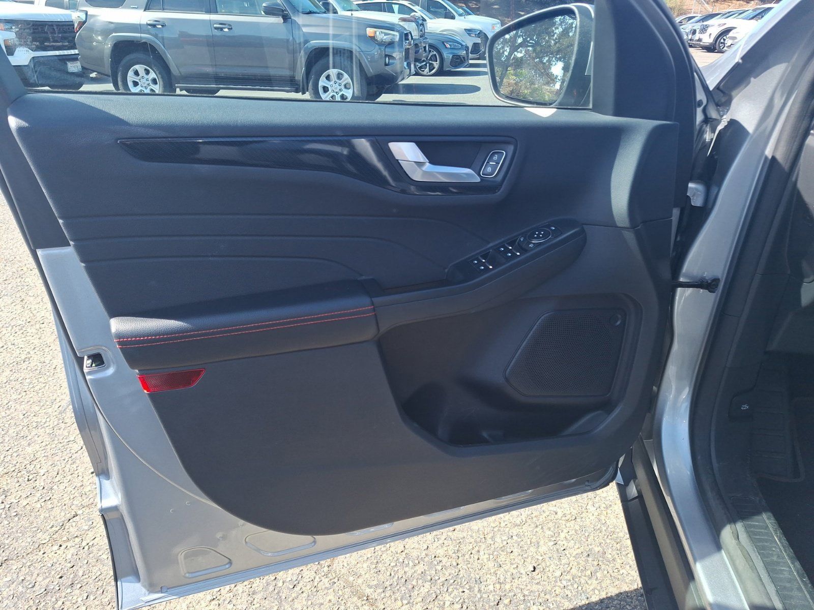 Used 2023 Ford Escape ST-Line Select AWD/4WD image 12