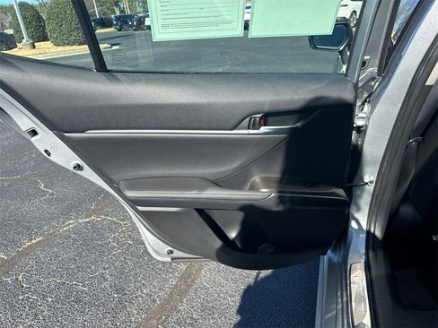 Used 2023 Toyota Camry XSE image 21