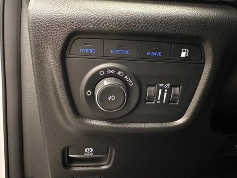Used 2024 Jeep Grand Cherokee Limited 4xe AWD/4WD image 21