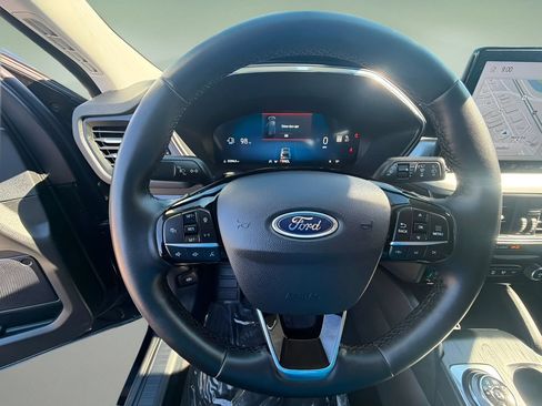 Used 2024 Ford Escape Platinum AWD/4WD image 17