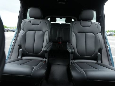 New 2026 Jeep Grand Cherokee L Limited w/ Luxury Tech Group II AWD/4WD image 40