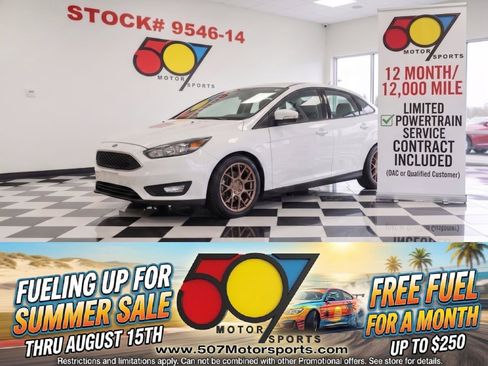 Used 2017 Ford Focus SE FWD image 1