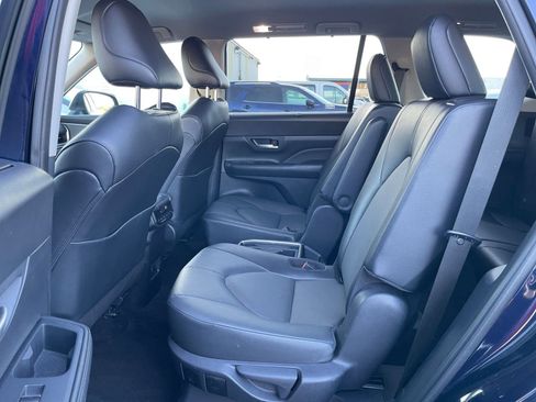 Used 2025 Toyota Grand Highlander XLE image 27