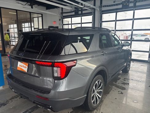 Used 2025 Ford Explorer ST-Line image 5