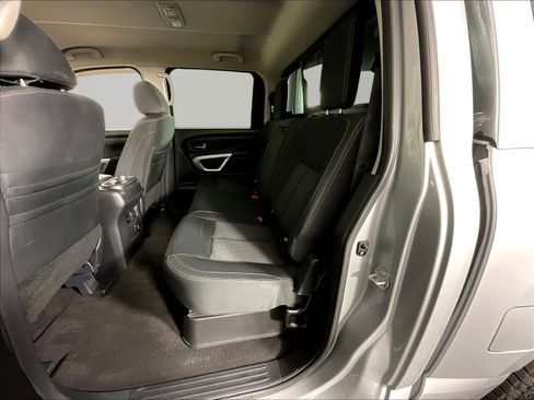 Used 2018 Nissan Titan SV w/ SV Convenience Package AWD/4WD image 23