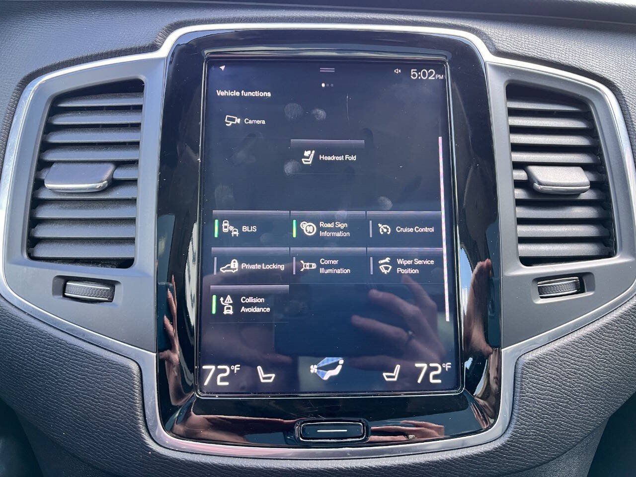 Used 2019 Volvo XC90 T5 Momentum w/ Multimedia Package AWD/4WD image 18