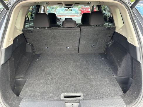 Used 2025 Nissan Rogue SV FWD image 32