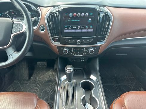 Used 2018 Chevrolet Traverse High Country AWD/4WD image 36