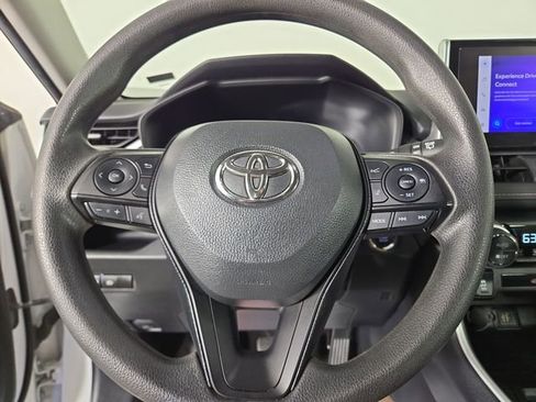 Used 2024 Toyota RAV4 XLE FWD image 21