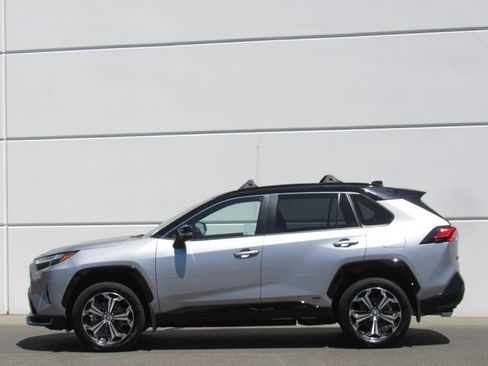 Certified 2025 Toyota RAV4 XSE AWD/4WD image 4