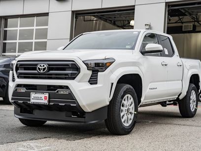 New 2025 Toyota Tacoma SR5