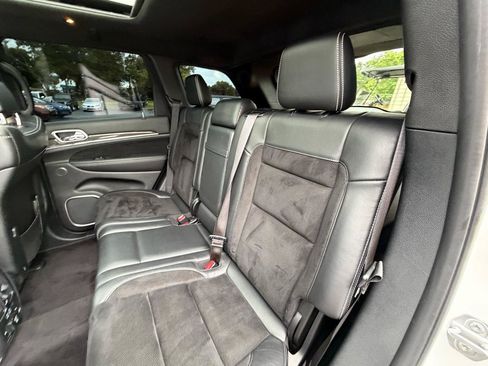 Used 2017 Jeep Grand Cherokee SRT AWD/4WD image 31