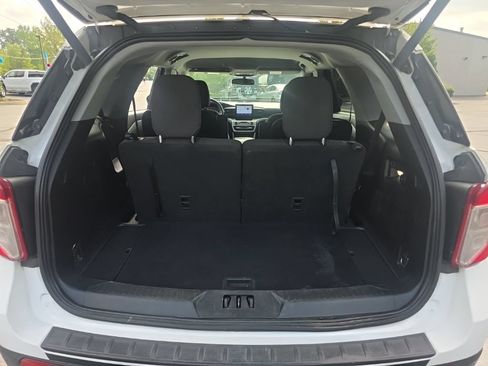 Used 2021 Ford Explorer XLT w/ Class III Trailer Tow Package AWD/4WD image 32