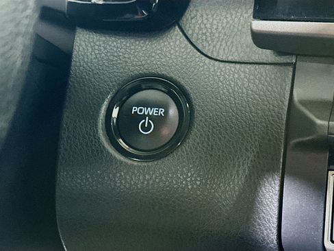 Used 2025 Toyota Camry LE w/ Convenience Package image 20