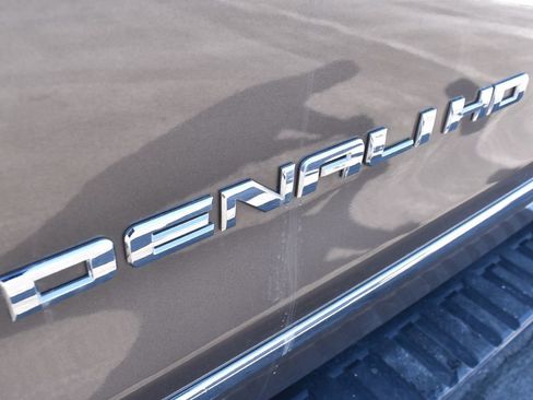 Used 2015 GMC Sierra 2500 Denali w/ Duramax Plus Package image 9